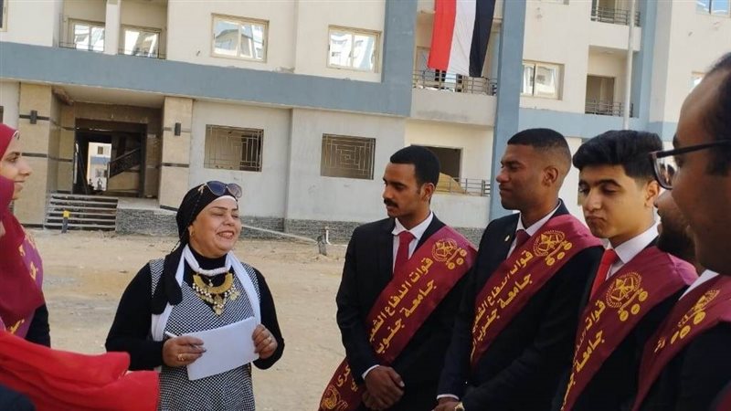 محررة فيتو مع شباب
