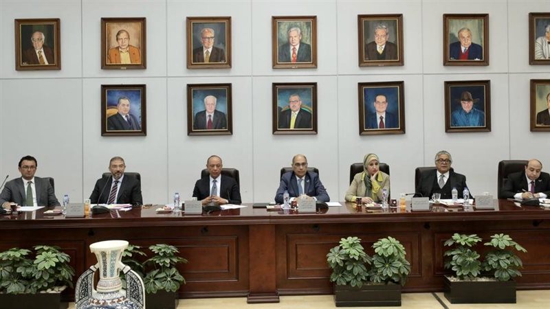 وزير السياحة يترأس