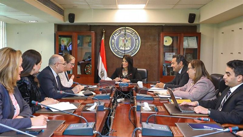 لقاء المشاط مع مجموعة