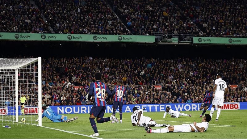 ريال مدريد وبرشلونة،
