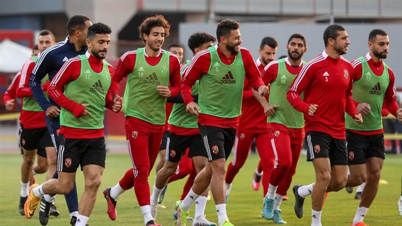 لاعبو الأهلي، فيتو