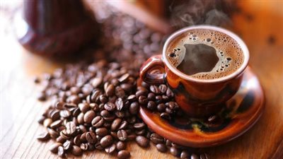 الصحة تحذر من شرب المنبهات لتجنب السهر مع بدء التوقيت الشتوي