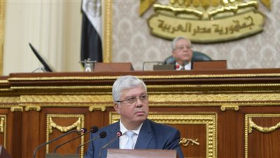 وزير التعليم العالى فى جلسة ساخنة أمام البرلمان..ونواب: الجامعات الخاصة تحولت إلى بيزنس ويتم تدريس مواد عفا عليها الزمن!! 