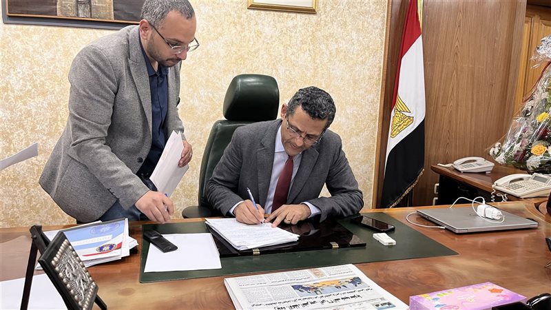 الكاتب الصحفي خالد