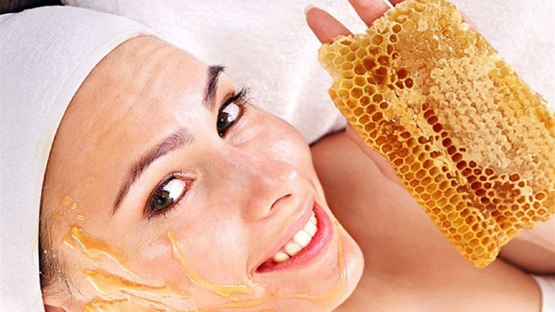العسل لتنظيف بشرتك،