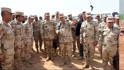 رئيس الأركان يشهد بيانًا عمليًا لأحد تشكيلات الجيش الثانى الميداني