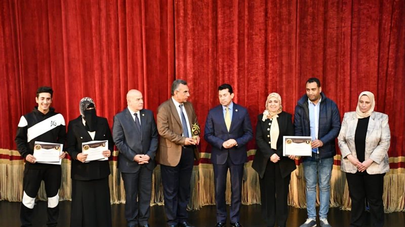 وزير الرياضة يتحدث
