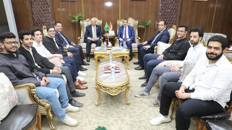 محافظ المنوفية مع