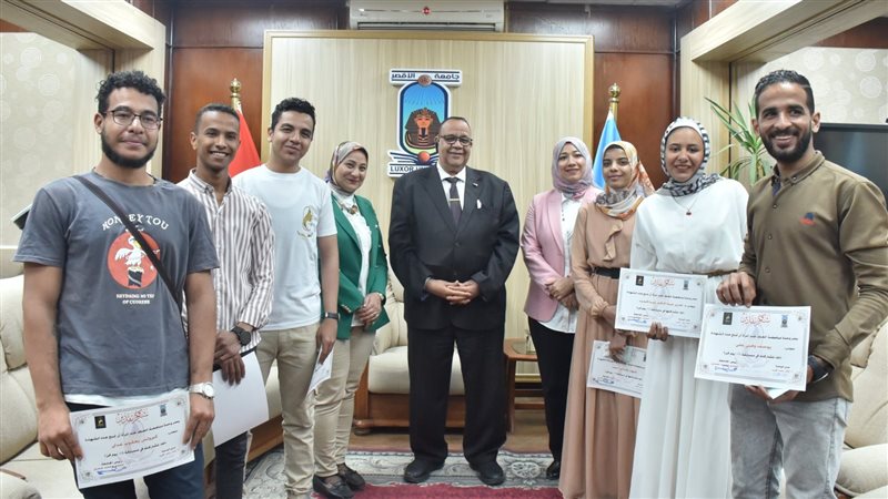 رئيس جامعة الأقصر