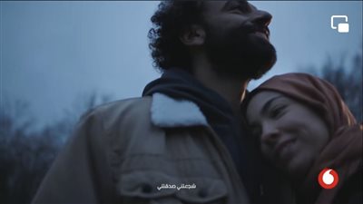 على صوت الهضبة.. قصة حب محمد صلاح لزوجته منذ الطفولة تخطف الأنظار