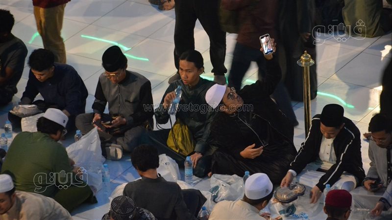 إفطار الطلاب الوافدين