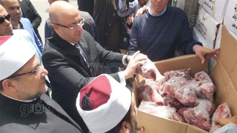 محافظ بني سويف ووزير