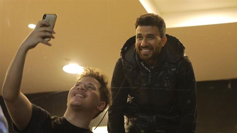 تريزيجيه يلتقط الصور