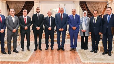 رئيس العربية للتصنيع يبحث إنتاج أول سيارة عربية 