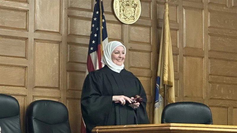 نادية قحف، فيتو