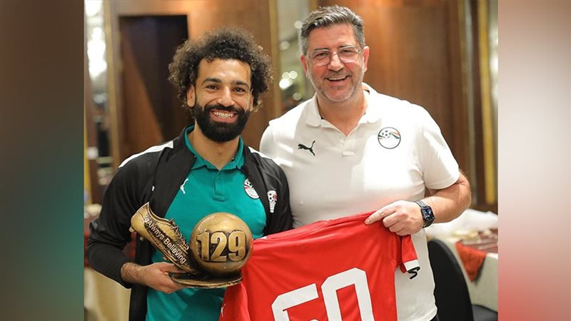 محمد صلاح وفيتوريا،
