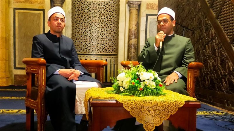 ملتقي الظهر في الجامع