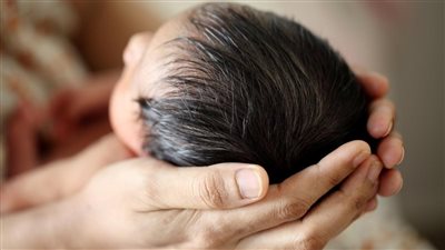 العثور على رضيعة مع فتاة مجهولة الهوية ببنها
