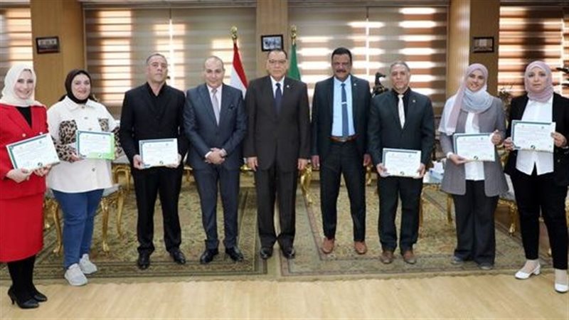  تكرم الاطباء البيطريين،