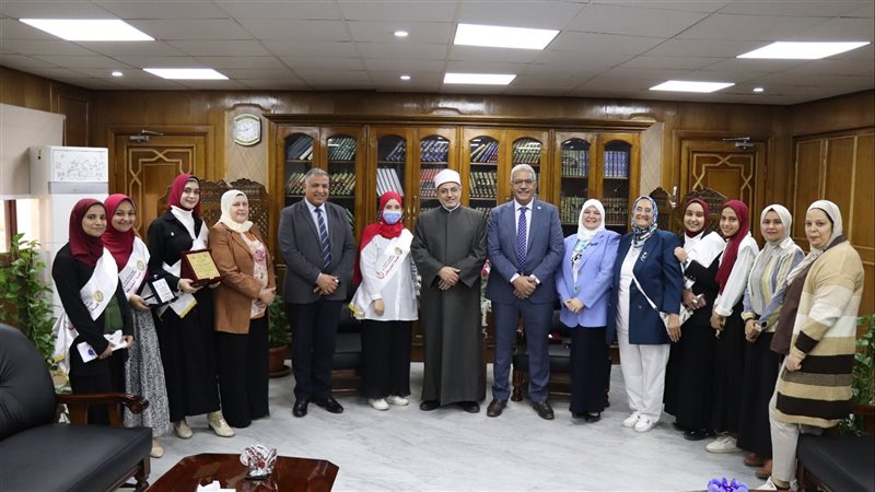 طالبات كلية التمريض،