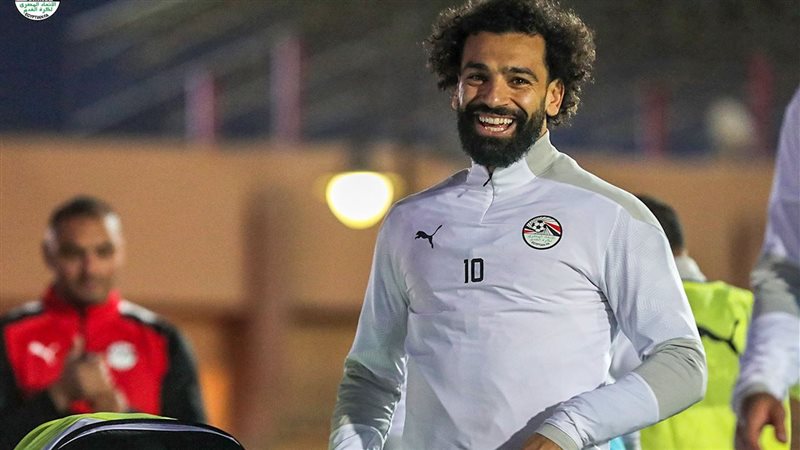 محمد صلاح قائد منتخب