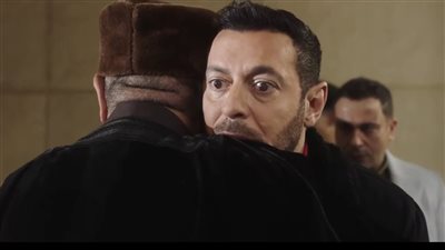 مسلسل بابا المجال حلقة 7، صدمة مصطفى شعبان في أحضان والده 