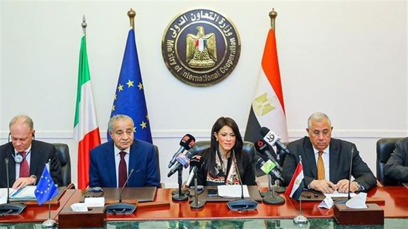 توقيع اتفاقية منحة