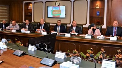 وزير الطيران يعقد اجتماعا لمتابعة أعمال اللجنة العليا لأمن وتسهيلات الطيران