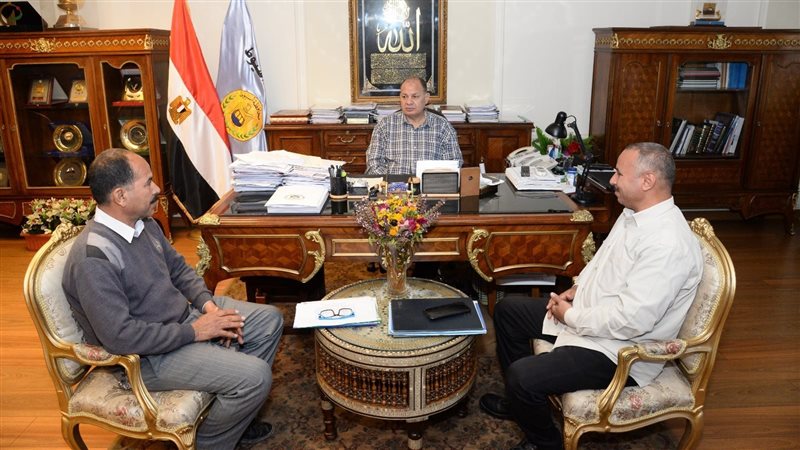 اجتماع محافظ أسيوط،