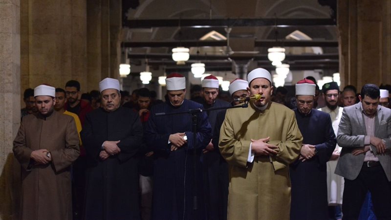 صلاة التراويح بالجامع