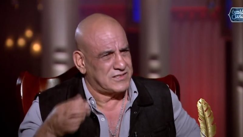  الفنان محمد لطفي،