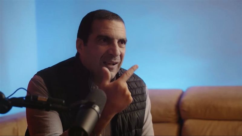 الدكتور عمرو خالد،