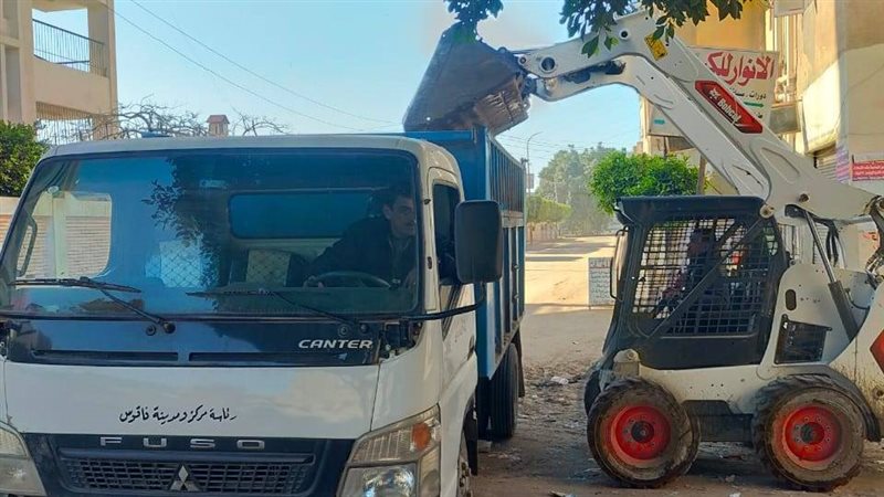 يتابع مشروعات الوحدة
