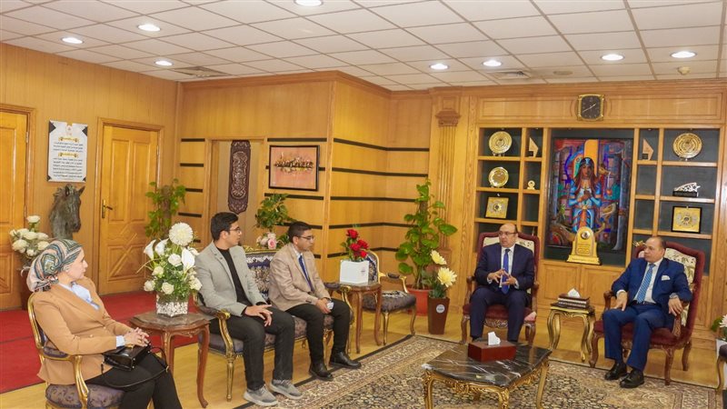 رئيس جامعة المنصورة