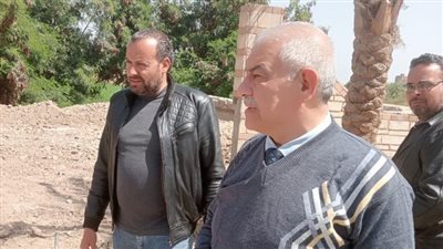 رئيس مدينة الزقازيق يتابع أعمال النظافة والتجميل في بردين