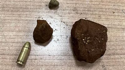 ضبط راكب بحوزته مخدر الحشيش وخنجر وطلقة نارية في مطار القاهرة 