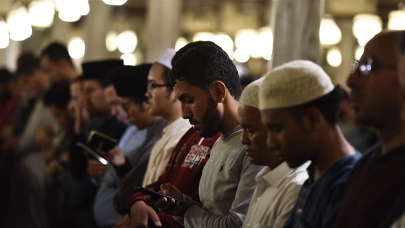 الاعتكاف بالمساجد،