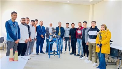  جامعة 6 أكتوبر التكنولوجية تصنع أول ماكينة غزل ونسيج مُتنقلة بأيدي طلابها