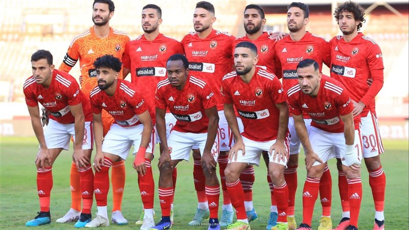 فريق الكرة بالأهلي،فيتو
