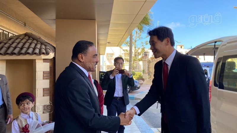 محافظ مطروح يستقبل