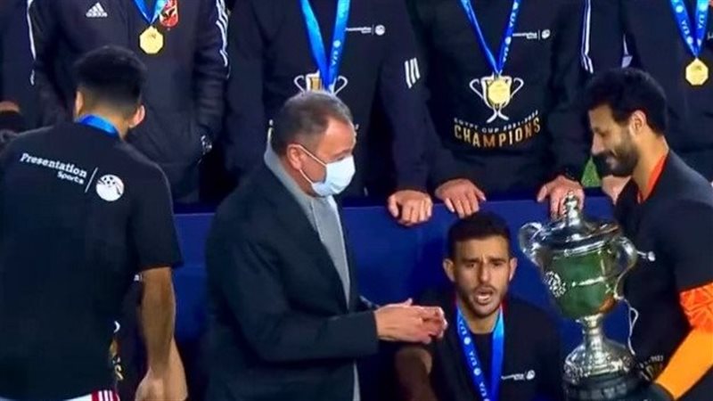 الخطيب يظهر بالكمامة