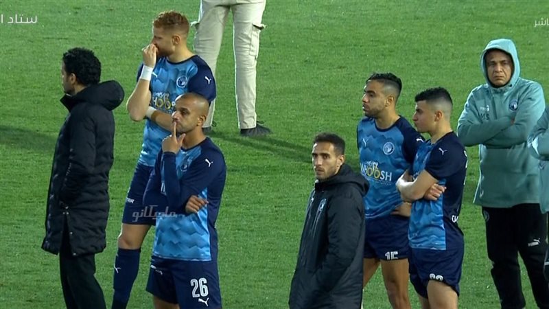 فريق بيراميدز، فيتو
