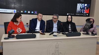 مناقشة وضع برنامج فرنسي للدراسة بكلية الطب جامعة عين شمس