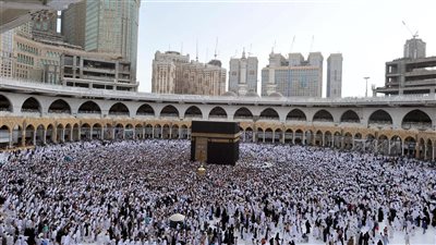 ما حكم إزالة المحرم الزوائد الجلدية من جسده؟ الإفتاء تجيب