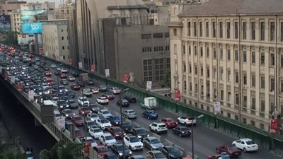 كثافات مرورية بوسط البلد والعباسية وأعلى كوبري أكتوبر (فيديو)