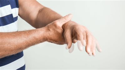 في اليوم العالمي للباركنسون.. أطعمة تحمي من الإصابة بمرض الشلل الرعاش