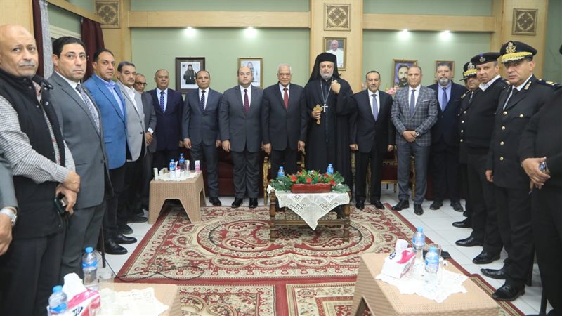 محافظ الجيزة يهنئ
