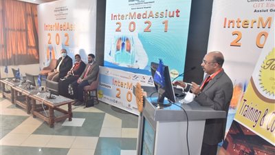 انطلاق المؤتمر السنوي لقسم الباطنة ووحدة الجهاز الهضمي بمستشفى أسيوط العام
