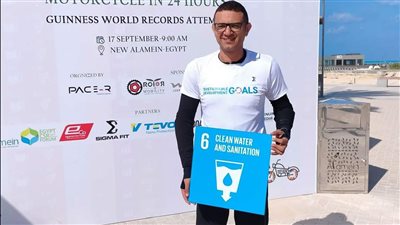 أملا في موسوعة جينيس.. الرحالة علي عبده يقطع مسافة ٩١٩ كيلو 