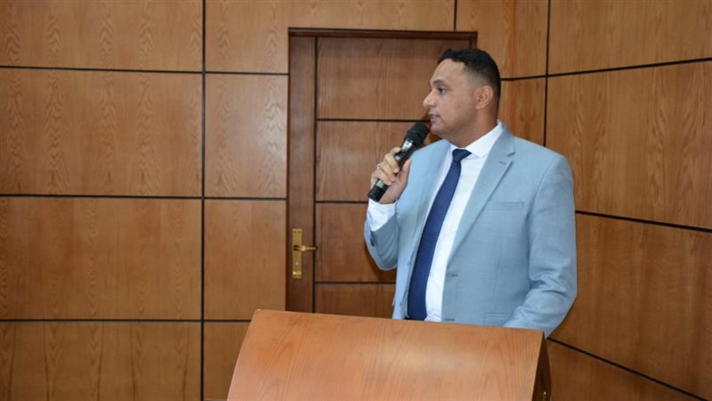 الدكتور أيمن مختار